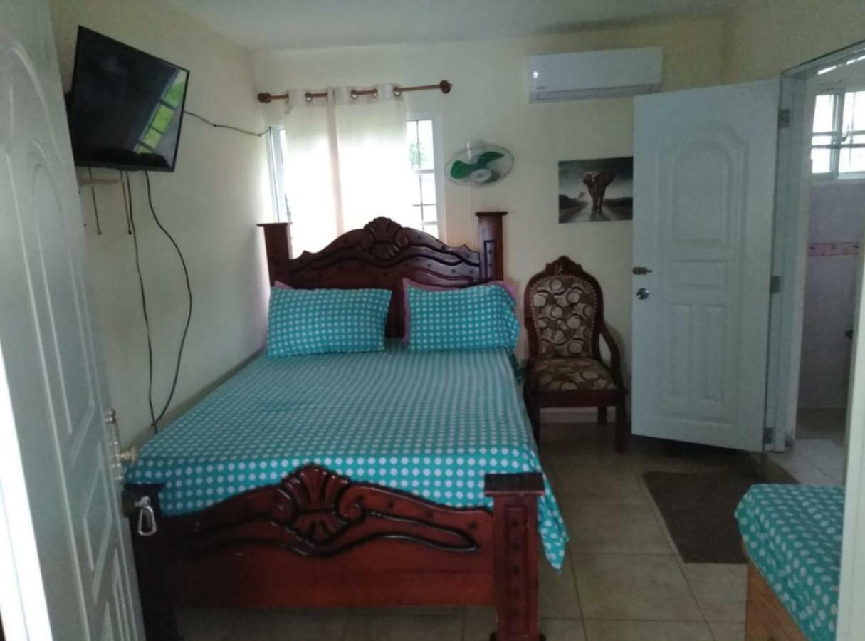 Dona Cornelia Hotel Los Patos Exterior photo